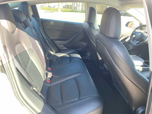Tesla - model 3 - stnd.rwd plus 60 kwh - g-860-rd - 2019 - afbeelding 9 van  25