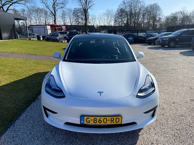 Tesla - model 3 - stnd.rwd plus 60 kwh - g-860-rd - 2019 - afbeelding 10 van  25