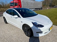 Tesla - model 3 - stnd.rwd plus 60 kwh - g-860-rd - 2019 - afbeelding 13 van  25