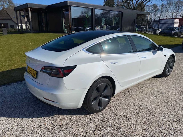 Tesla - model 3 - stnd.rwd plus 60 kwh - g-860-rd - 2019 - afbeelding 15 van  25