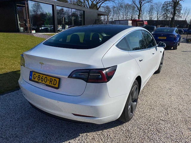 Tesla - model 3 - stnd.rwd plus 60 kwh - g-860-rd - 2019 - afbeelding 16 van  25