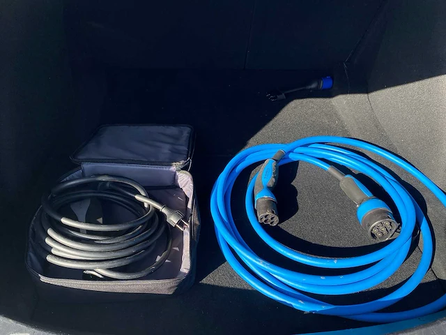 Tesla - model 3 - stnd.rwd plus 60 kwh - g-860-rd - 2019 - afbeelding 18 van  25