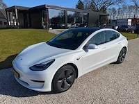 Tesla - model 3 - stnd.rwd plus 60 kwh - g-860-rd - 2019 - afbeelding 12 van  25