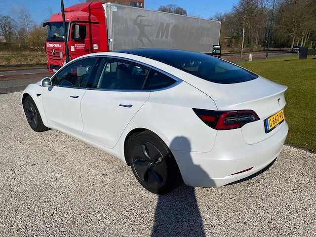 Tesla - model 3 - stnd.rwd plus 60 kwh - g-860-rd - 2019 - afbeelding 20 van  25