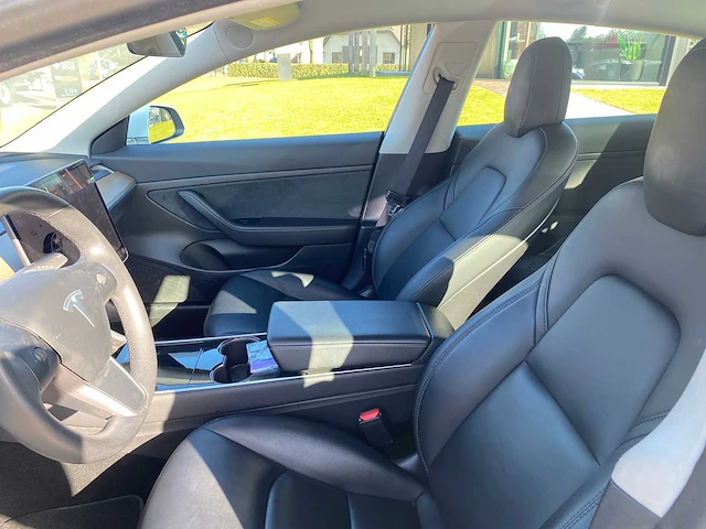 Tesla - model 3 - stnd.rwd plus 60 kwh - g-860-rd - 2019 - afbeelding 24 van  25