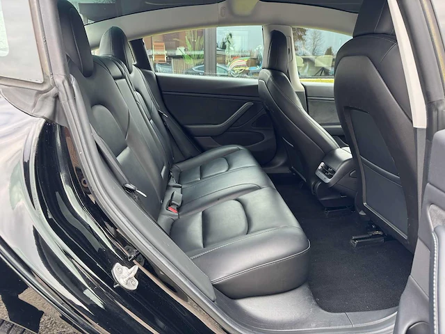 Tesla - model 3 - stnd.rwd plus 60 kwh - j-052-lb - 2020 - afbeelding 13 van  24