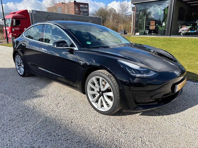 Tesla - model 3 - stnd.rwd plus 60 kwh - j-052-lb - 2020 - afbeelding 2 van  21