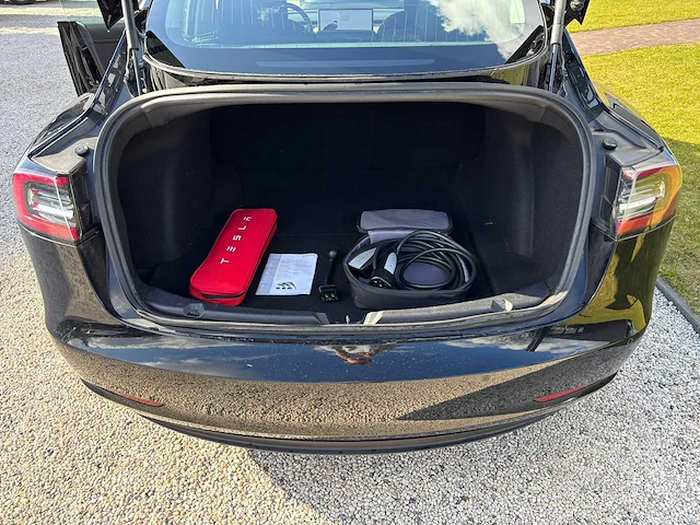 Tesla - model 3 - stnd.rwd plus 60 kwh - j-052-lb - 2020 - afbeelding 19 van  21