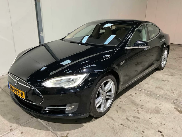 Tesla - model s - p85 - free supercharging - 2013 - afbeelding 1 van  29