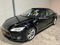 Tesla - model s - p85 - free supercharging - 2013 - afbeelding 12 van  29