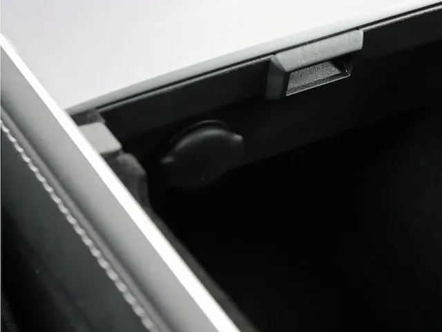 Tesla model 3 long range dual motor | t-174-bf - afbeelding 29 van  44