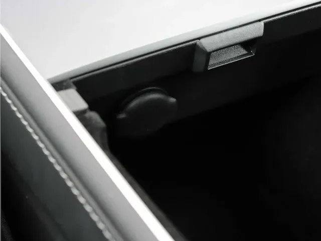 Tesla model 3 long range dual motor | t-174-bf - afbeelding 29 van  44