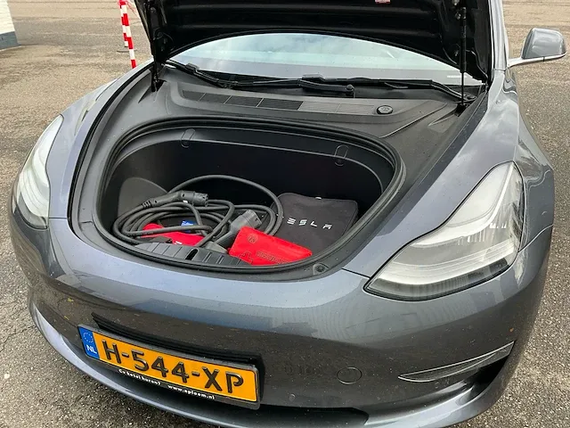 Tesla model 3 long range personenauto - afbeelding 9 van  23