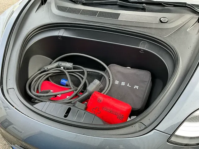 Tesla model 3 long range personenauto - afbeelding 10 van  23