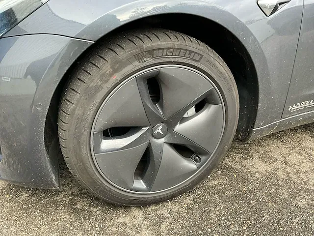 Tesla model 3 long range personenauto - afbeelding 11 van  23