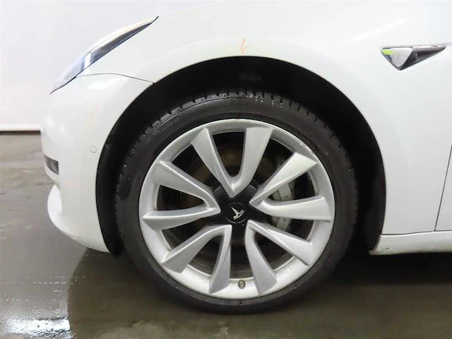 Tesla model 3 standard rwd plus 60 kwh 2019 trekhaak | g-941-sk - afbeelding 13 van  18