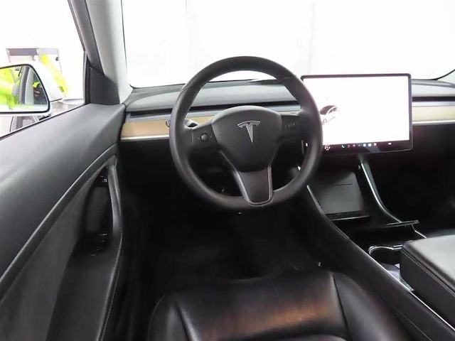 Tesla model 3 standard rwd plus 60 kwh 2019 trekhaak | g-941-sk - afbeelding 14 van  18