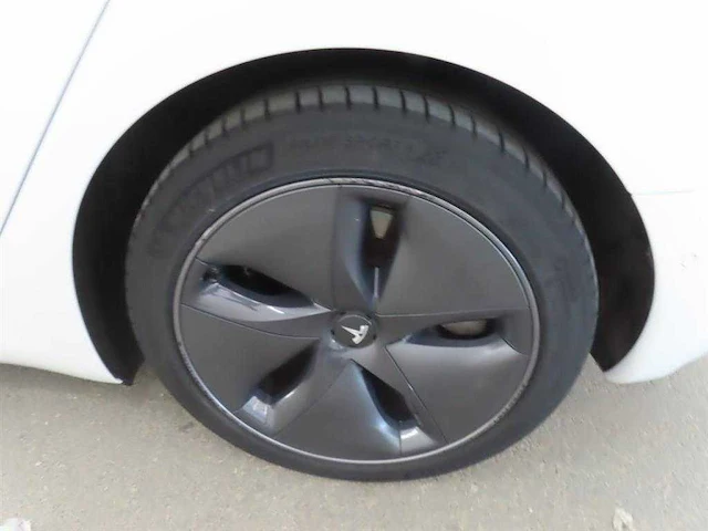 Tesla model 3 standard rwd plus 60 kwh 2020 full self driving | j-906-hn - afbeelding 3 van  17