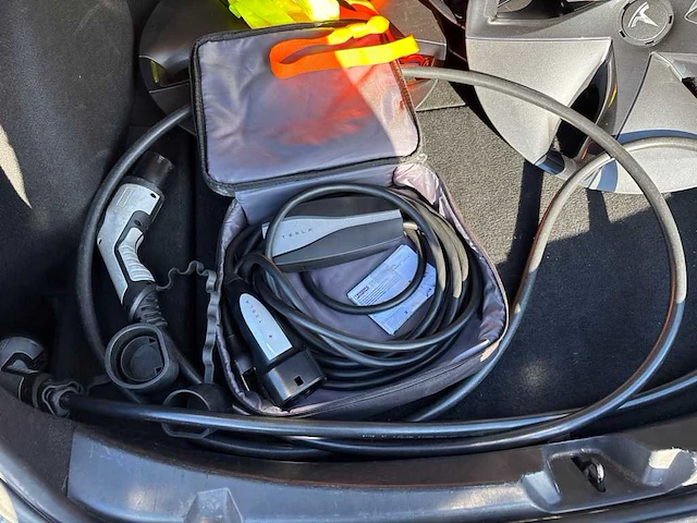 Tesla model 3 standard rwd plus 60 kwh car 2020 | h-039-jn - afbeelding 14 van  27