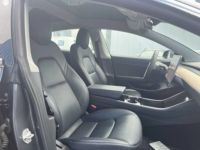 Tesla model 3 standard rwd plus 60 kwh car 2020 | h-503-kx - afbeelding 24 van  26