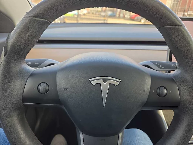 Tesla model 3 standard rwd plus 60 kwh car 2020 | h-503-kx - afbeelding 19 van  26