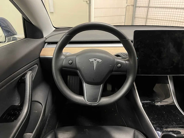 Tesla model 3 standard rwd plus 60 kwh (origineel-nl & 1e eigenaar) 238pk 2019, g-021-bb - afbeelding 17 van  68