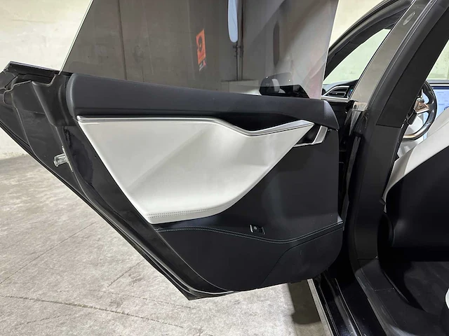 Tesla model s 100d 417pk 2017 (origineel-nl), rk-841-r - afbeelding 28 van  43