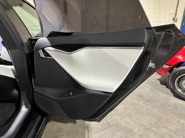 Tesla model s 100d 417pk 2017 (origineel-nl), rk-841-r - afbeelding 32 van  43