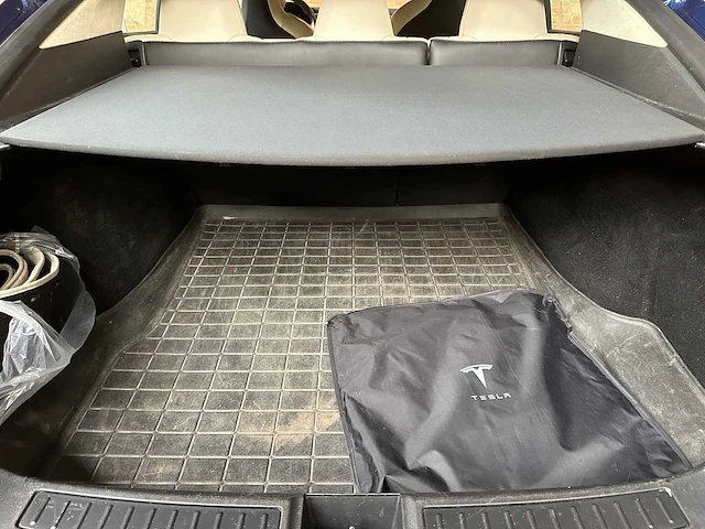 Tesla model s 100d performance 612pk 2018, sv-719-z - afbeelding 29 van  49