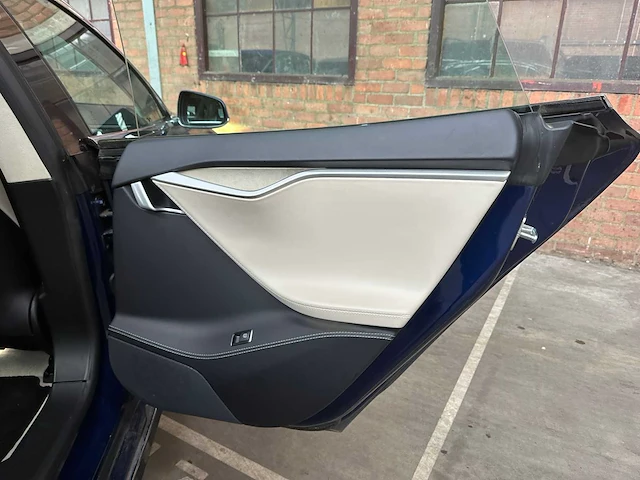 Tesla model s 100d performance 612pk 2018, sv-719-z - afbeelding 31 van  49