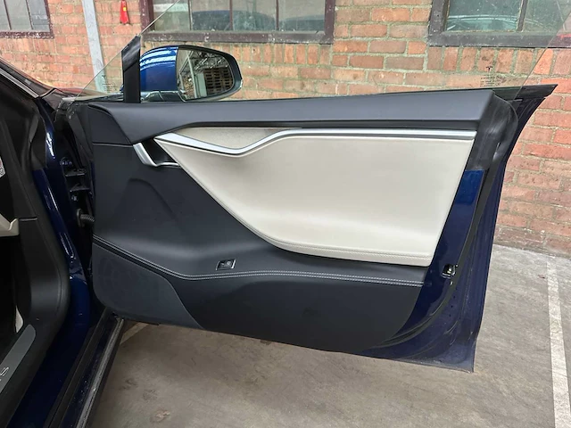Tesla model s 100d performance 612pk 2018, sv-719-z - afbeelding 32 van  49