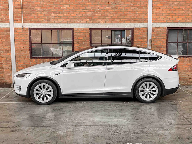 Tesla model x 75d base 7p 333pk 2018 (origineel-nl), st-663-b - afbeelding 9 van  45