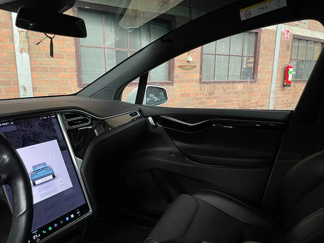 Tesla model x 75d base 7p 333pk 2018 (origineel-nl), st-663-b - afbeelding 13 van  45