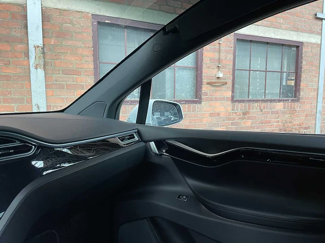 Tesla model x 75d base 7p 333pk 2018 (origineel-nl), st-663-b - afbeelding 22 van  45
