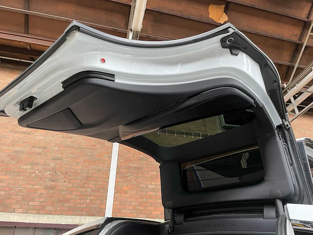 Tesla model x 75d base 7p 333pk 2018 (origineel-nl), st-663-b - afbeelding 25 van  45