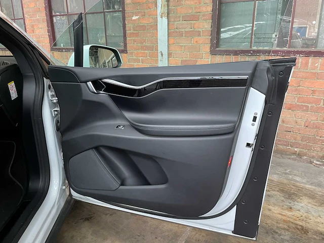 Tesla model x 75d base 7p 333pk 2018 (origineel-nl), st-663-b - afbeelding 29 van  45