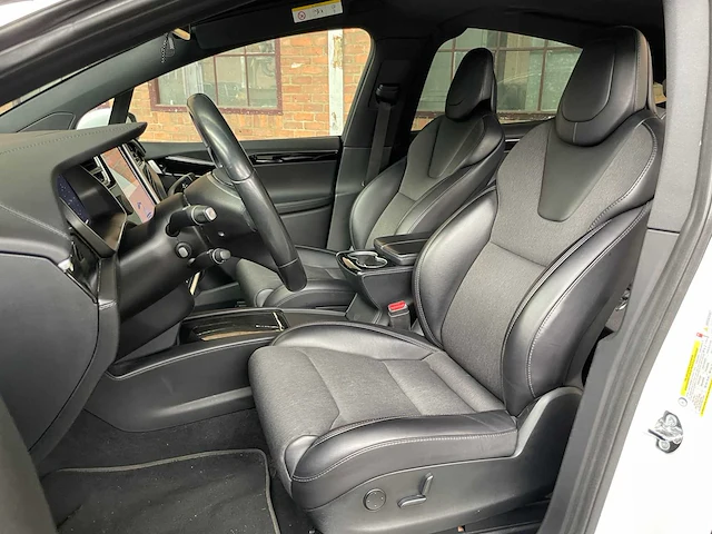 Tesla model x 75d base 7p 333pk 2018 (origineel-nl), st-663-b - afbeelding 31 van  45