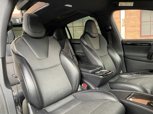 Tesla model x 75d base 7p 333pk 2018 (origineel-nl), st-663-b - afbeelding 38 van  45