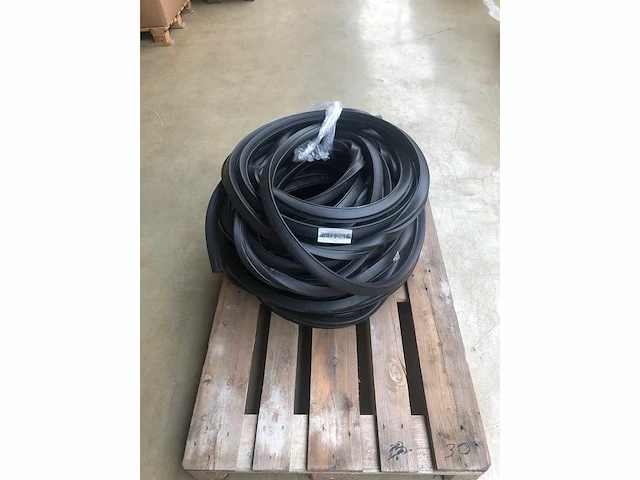 Tessilmare stootlijst rubber zwart +- 30 meter - afbeelding 2 van  2