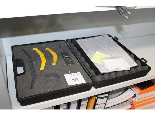 Tester mitutoyo id-u1025 in koffer. incompleet. - afbeelding 2 van  2