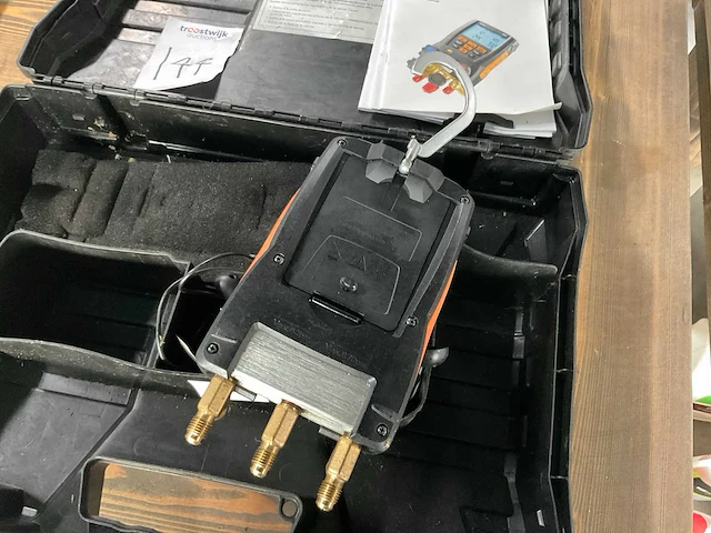 Testo 557 digital manifold airconditioning tool - afbeelding 2 van  5