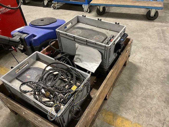 Testopstelling dasboard vdl - afbeelding 1 van  9