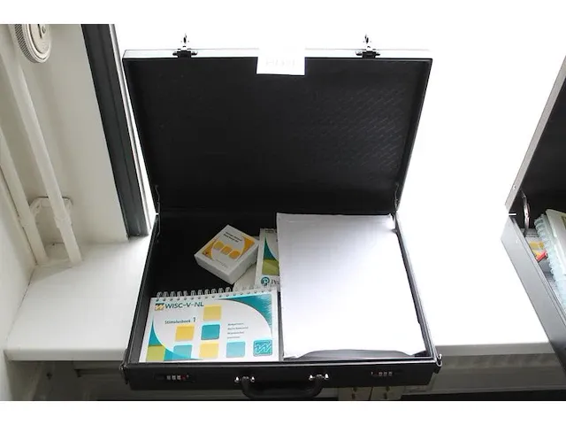 Testset pearson wisc-v-nl in koffer. - afbeelding 1 van  2