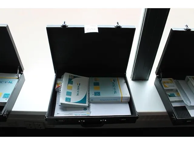 Testset pearson wisc-v-nl in koffer. - afbeelding 1 van  2