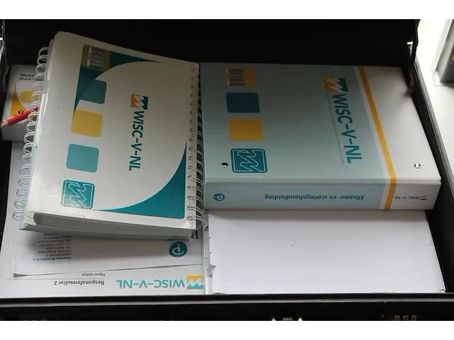 Testset pearson wisc-v-nl in koffer. - afbeelding 2 van  2
