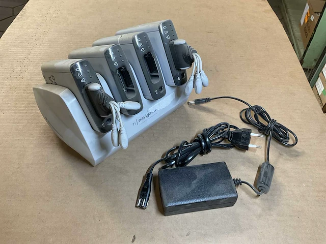 Texas instruments ti navigator charging bay with routers (6x) - afbeelding 1 van  4