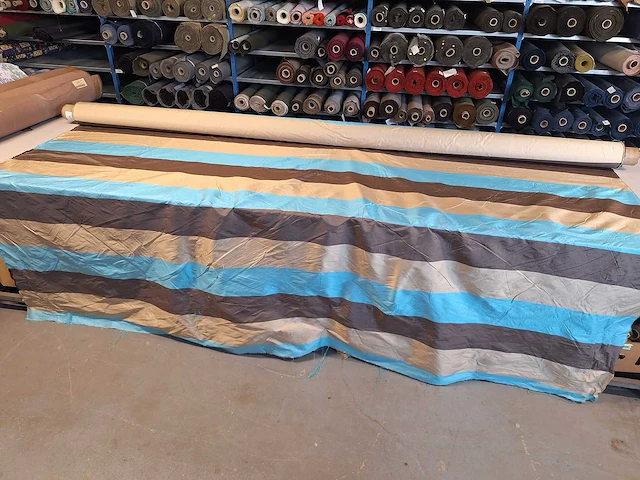 Textielrol 100 meter taft drape 300 hoog (2x) - afbeelding 1 van  4