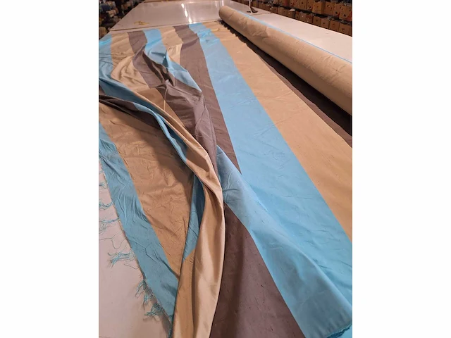 Textielrol 100 meter taft drape 300 hoog (2x) - afbeelding 3 van  4