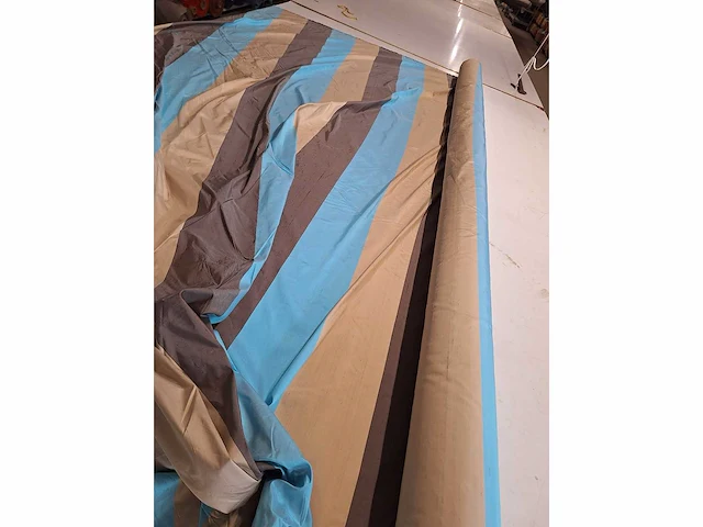Textielrol 100 meter taft drape 300 hoog (2x) - afbeelding 4 van  4