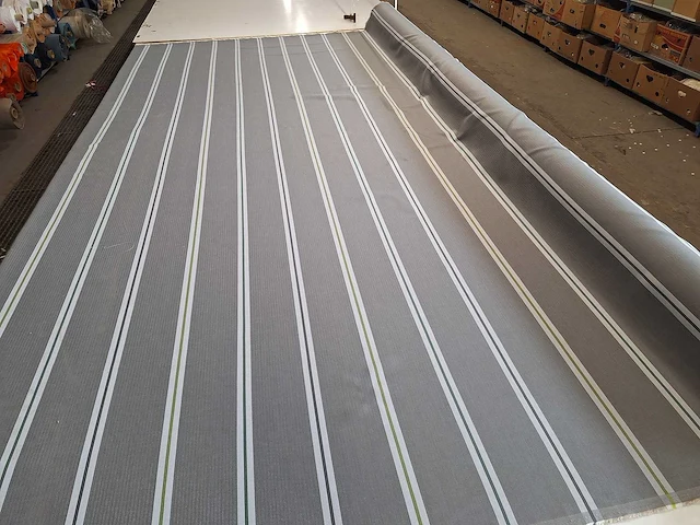 Textielrol 120 meter grijs 315 breed (4x) - afbeelding 1 van  4